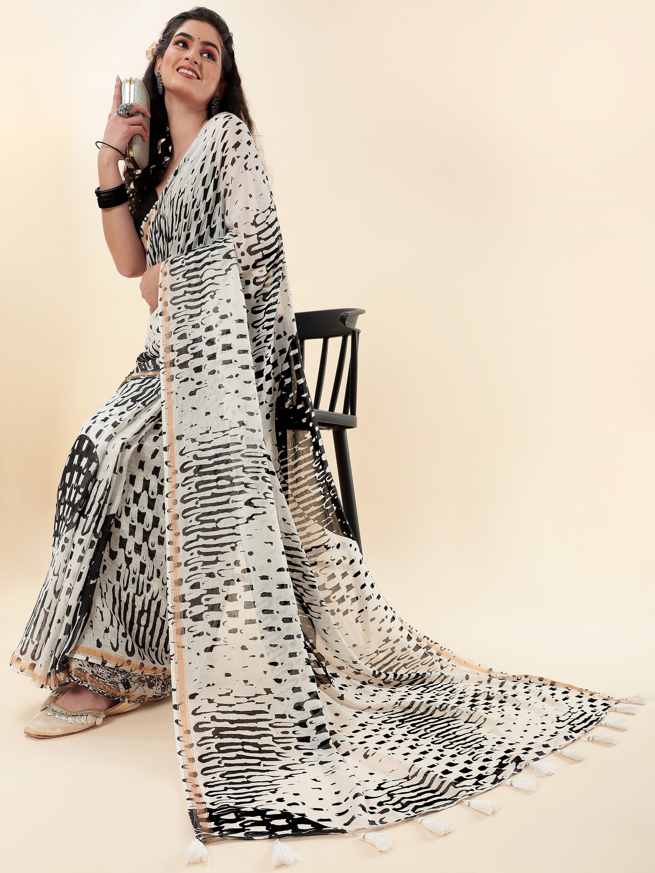 BLACK & WHITE VISCOSE MUL LIVA DIGITAL PRINTED SAREE