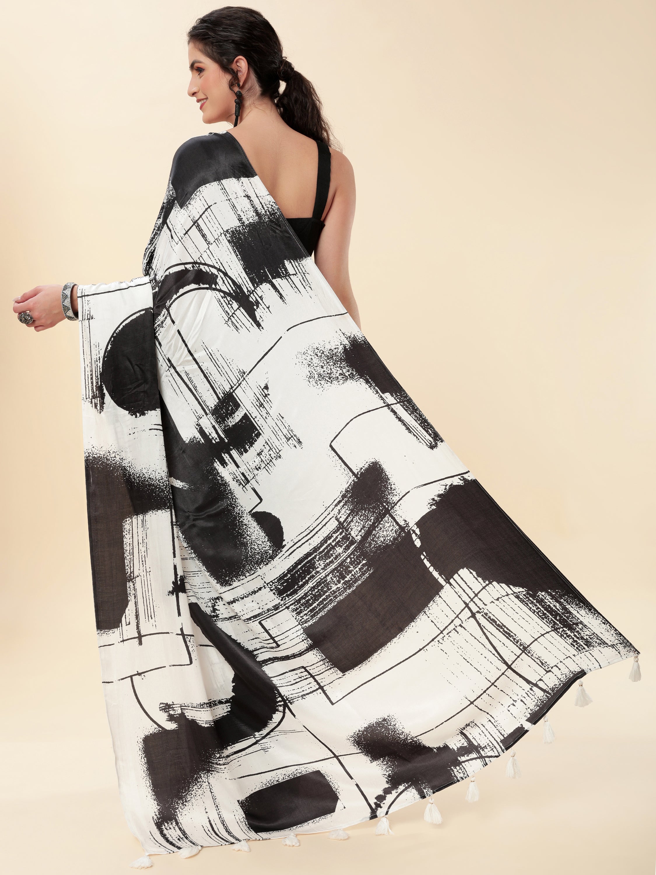 BLACK & WHITE MONOCHROME ABSTRACT PRINT SAREE