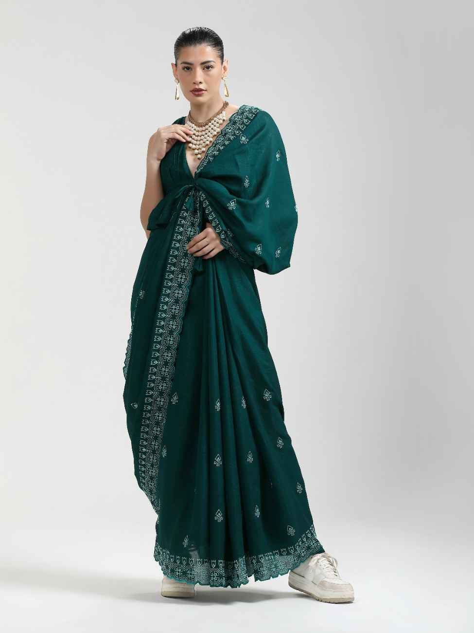 BOTTLE GREEN TITANIUM ART SILK KANTHA EMBROIDERY SAREE