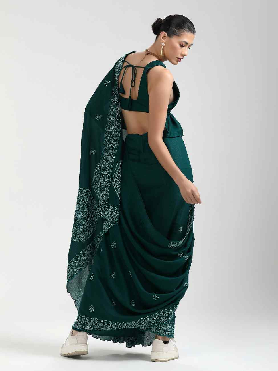 BOTTLE GREEN TITANIUM ART SILK KANTHA EMBROIDERY SAREE