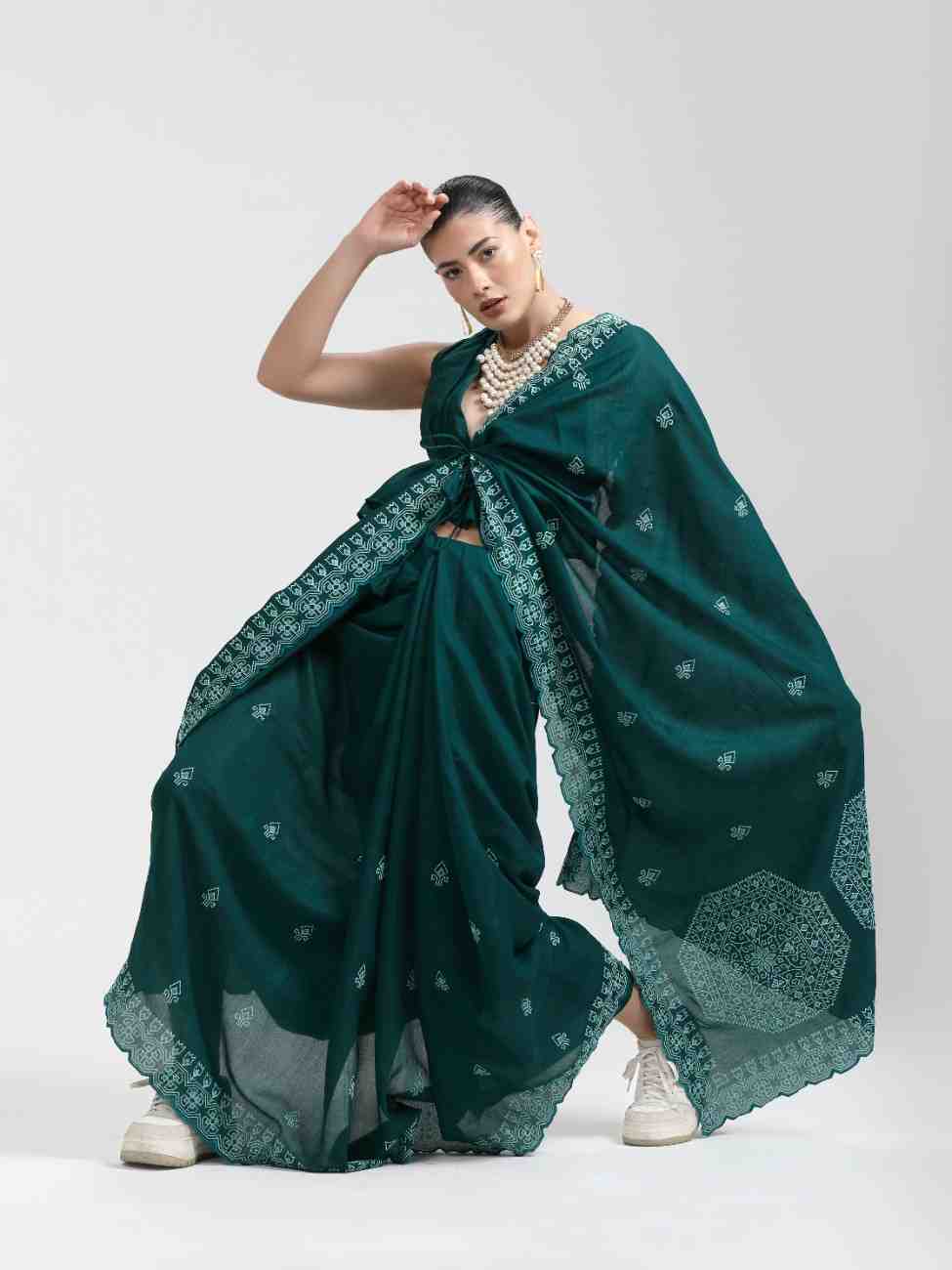 BOTTLE GREEN TITANIUM ART SILK KANTHA EMBROIDERY SAREE