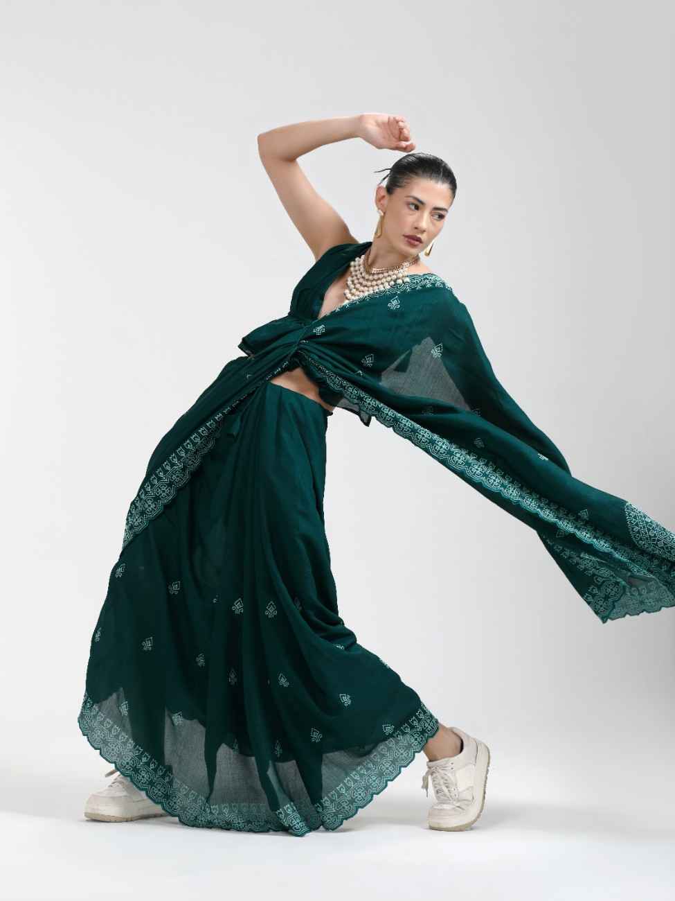 BOTTLE GREEN TITANIUM ART SILK KANTHA EMBROIDERY SAREE