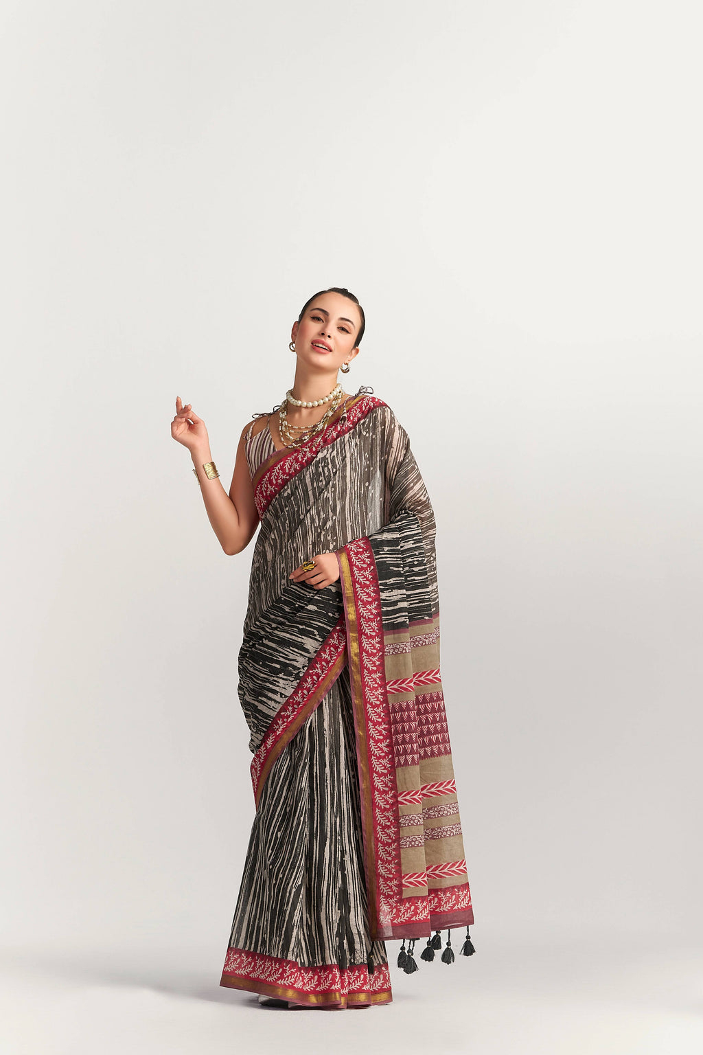 BLACK & RED SHADE VISCOSE MUL BLOCK PRINTED SAREE
