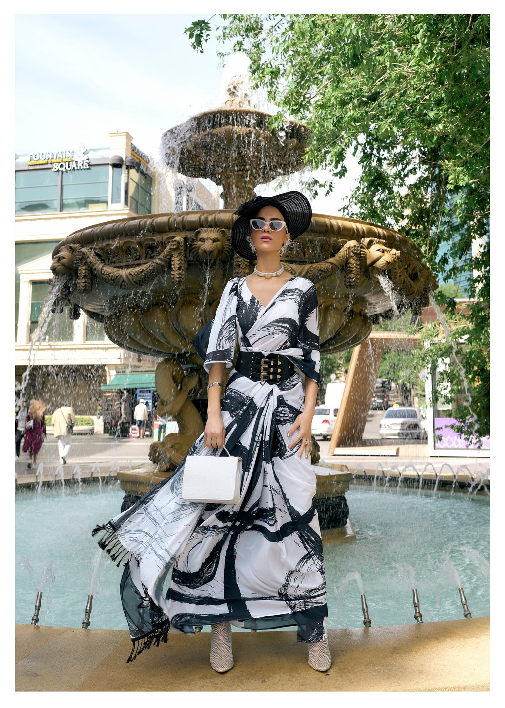 BLACK & WHITE MONOCHROME DIGITAL PRINTED GEORGETTE SAREE