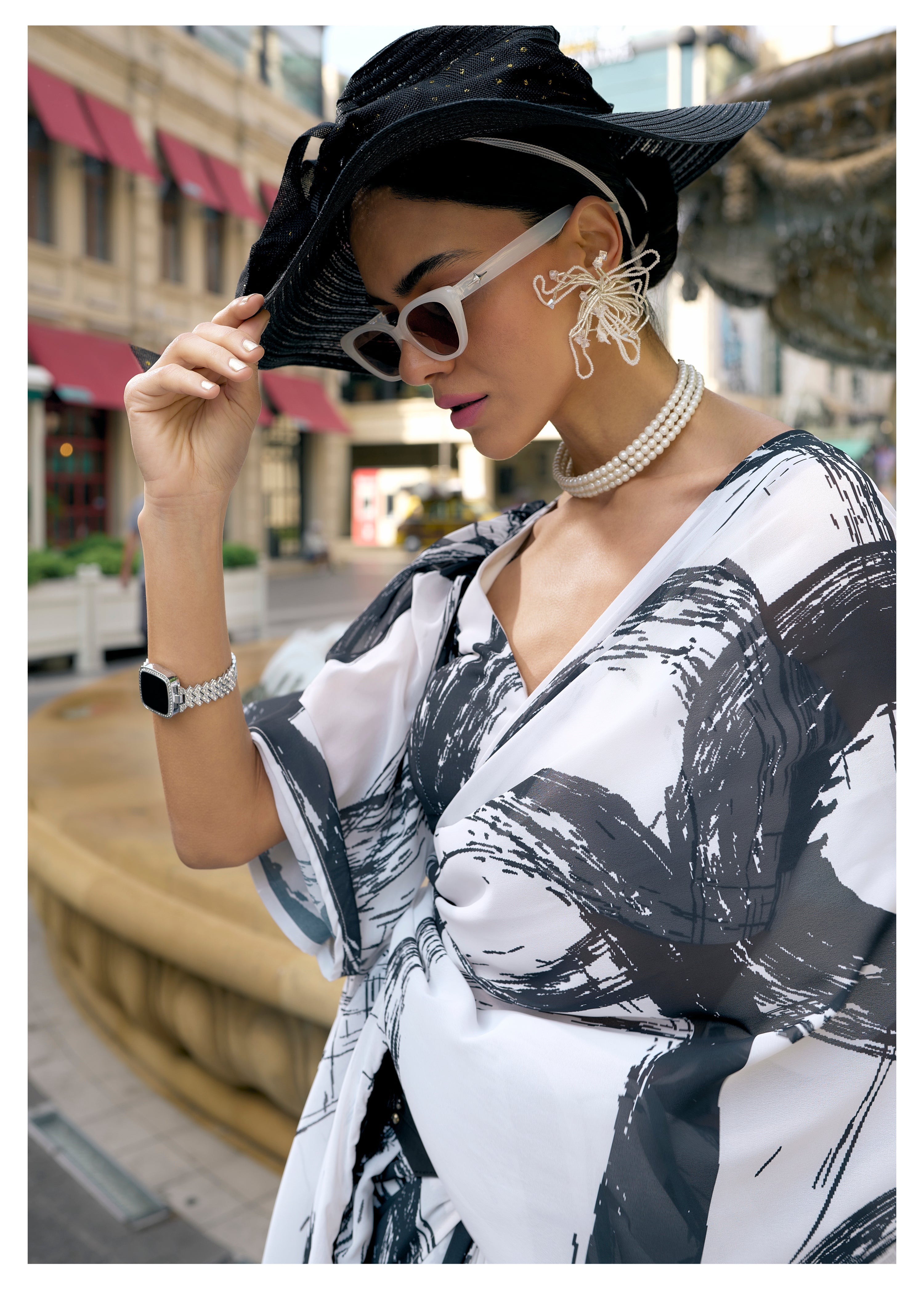 BLACK & WHITE MONOCHROME DIGITAL PRINTED GEORGETTE SAREE