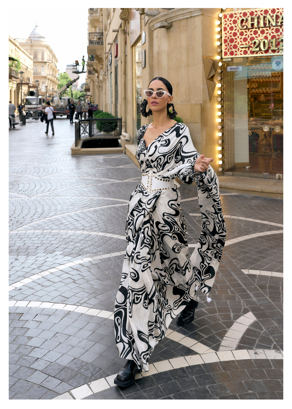 BLACK & WHITE MONOCHROME WAVE PRINT LIVA SATIN SAREE