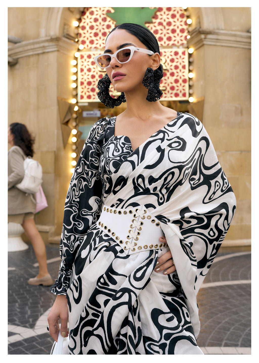 BLACK & WHITE MONOCHROME WAVE PRINT LIVA SATIN SAREE