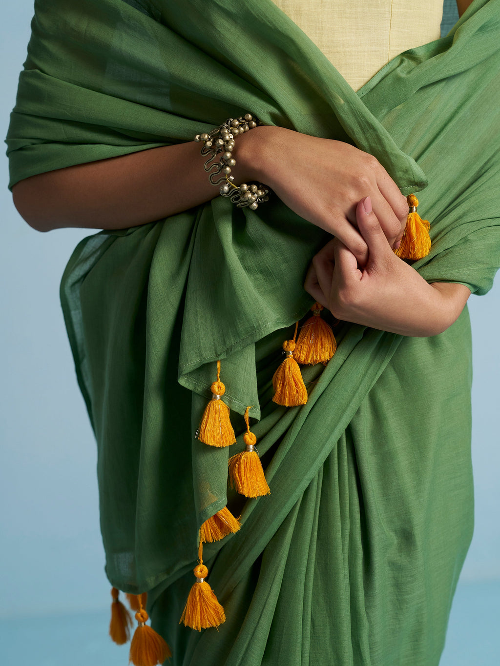 OLIVE GREEN VISCOSE MUL LIVA SOLID SAREE