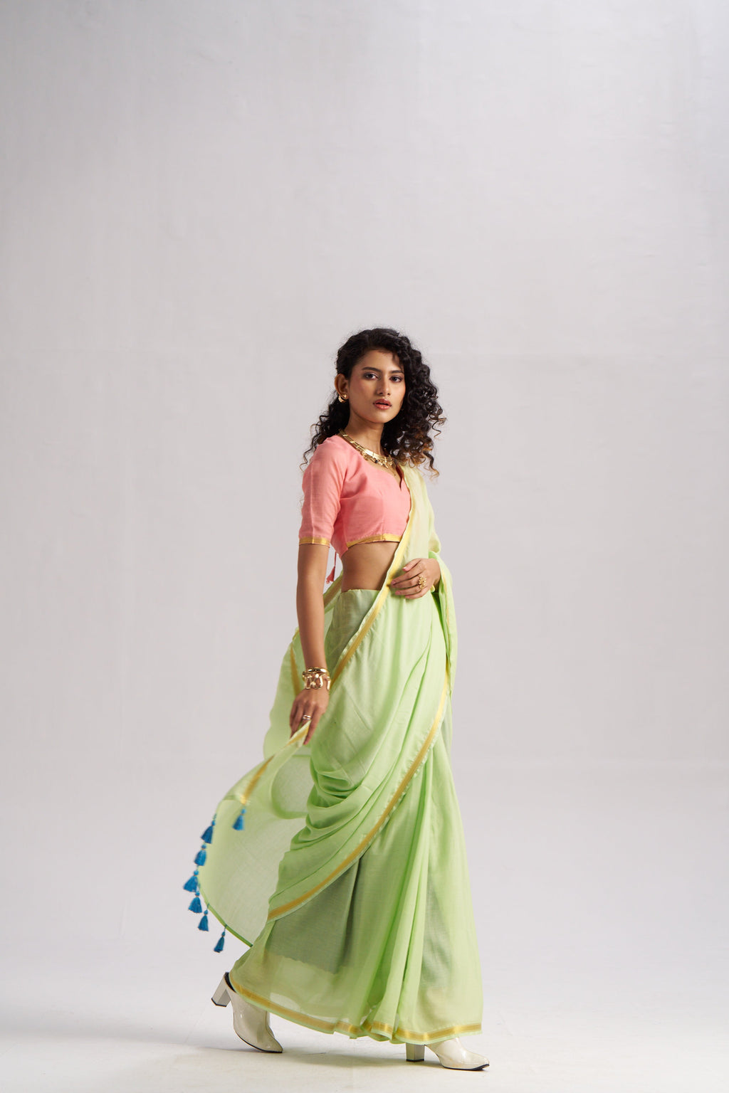 LIGHT GREEN VISCOSE MUL LIVA SOLID SAREE
