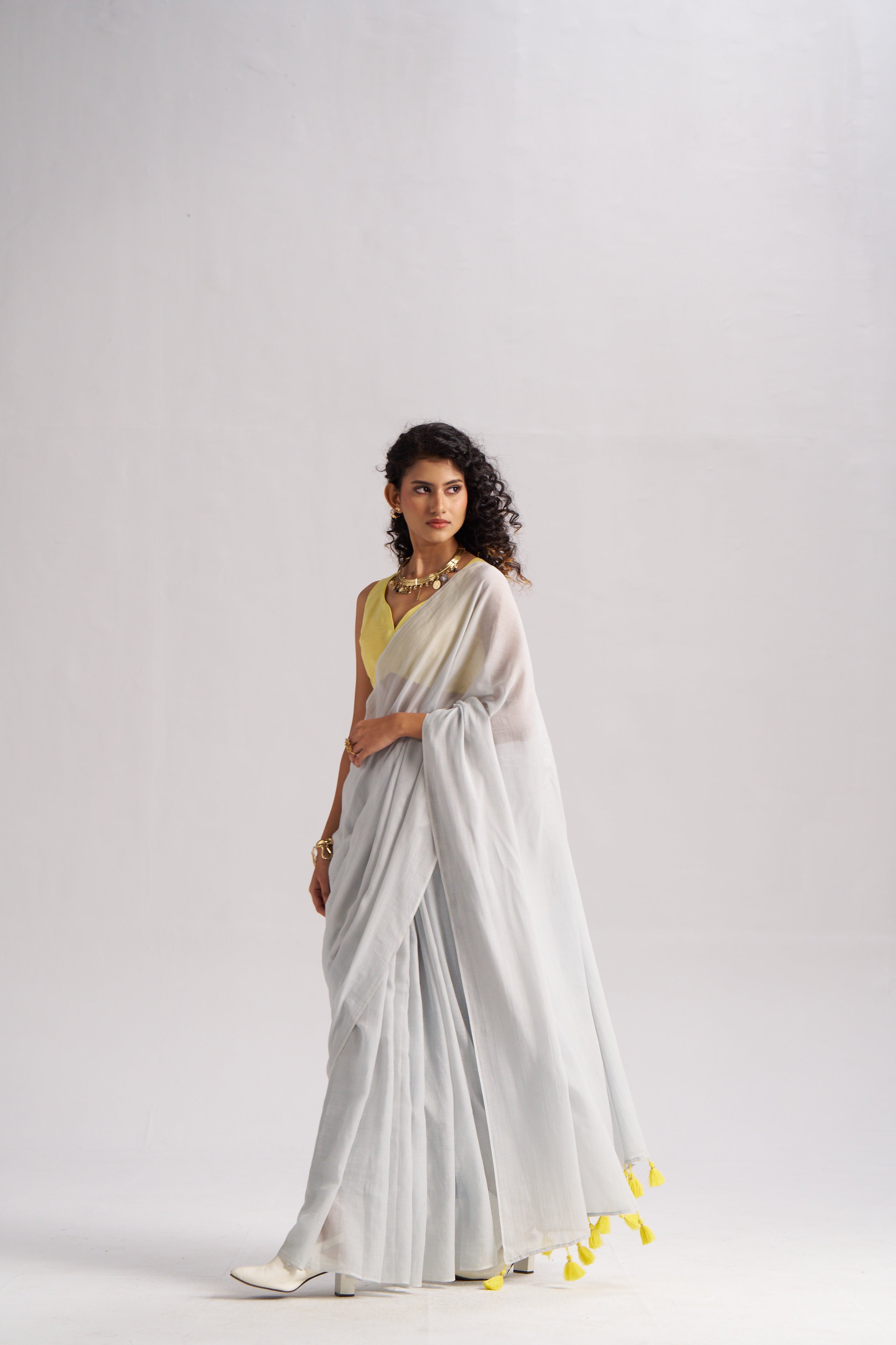 LIGHT GRAY VISCOSE MUL LIVA SOLID SAREE