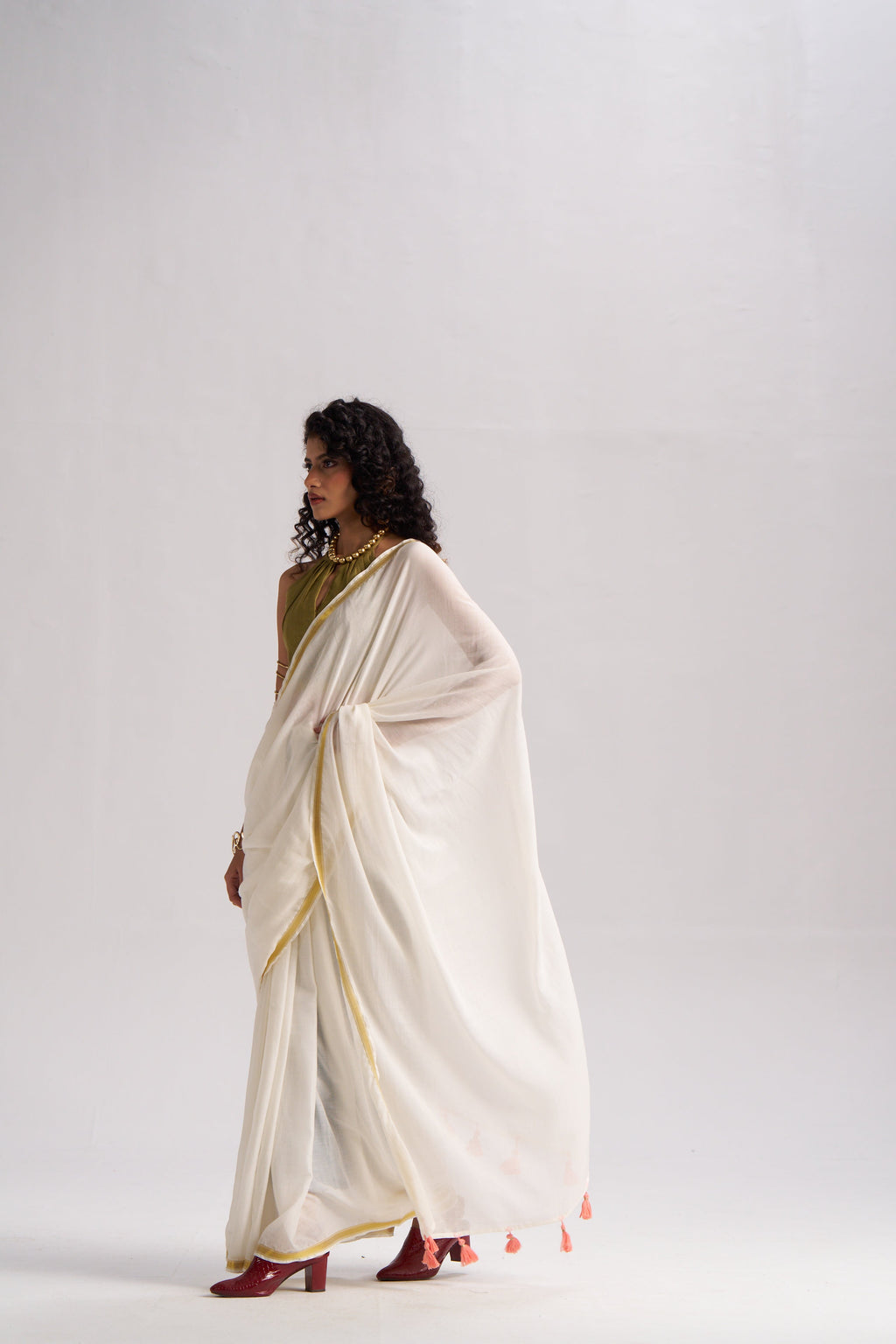 OFF WHITE VISCOSE MUL LIVA SOLID SAREE