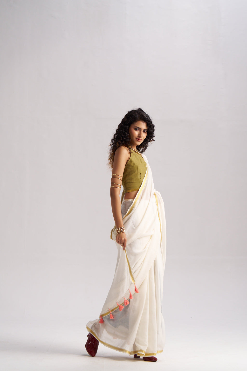 OFF WHITE VISCOSE MUL LIVA SOLID SAREE