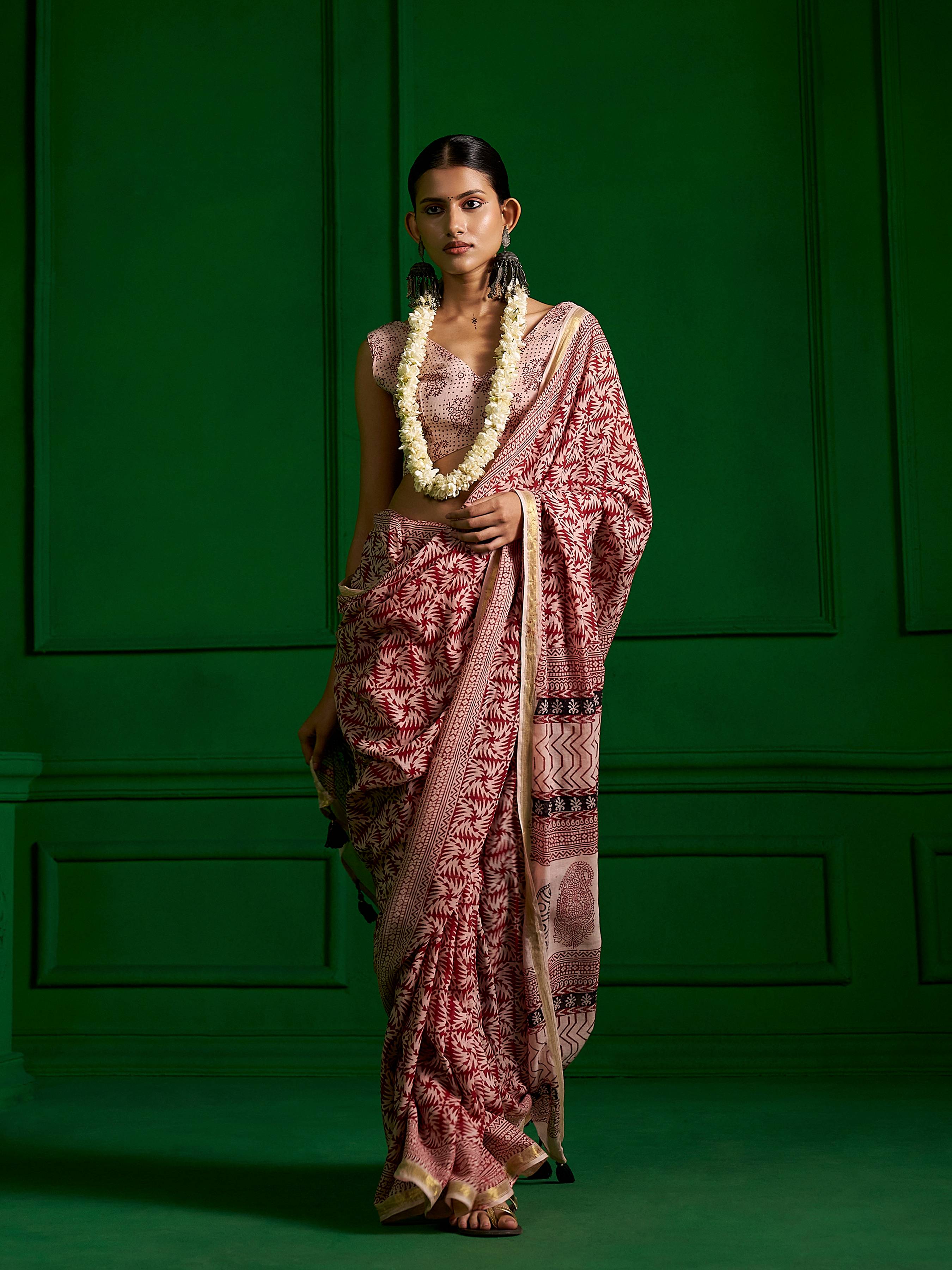 BLACK & RED VISCOSE MUL SCARLET SHADOW BAGH PRINT SAREE