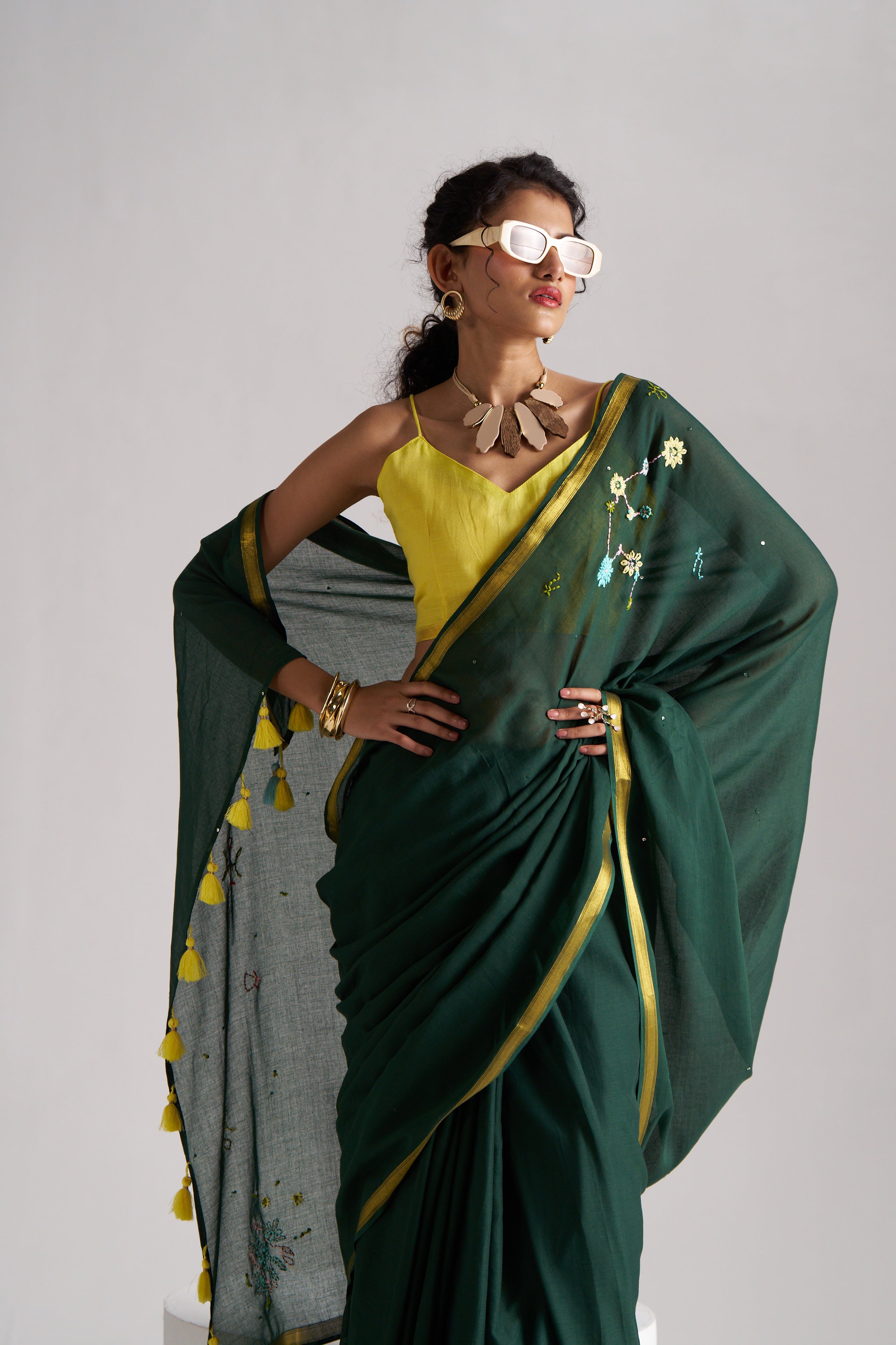 DARK GREEN VISCOSE MUL THREAD WORK SAREES