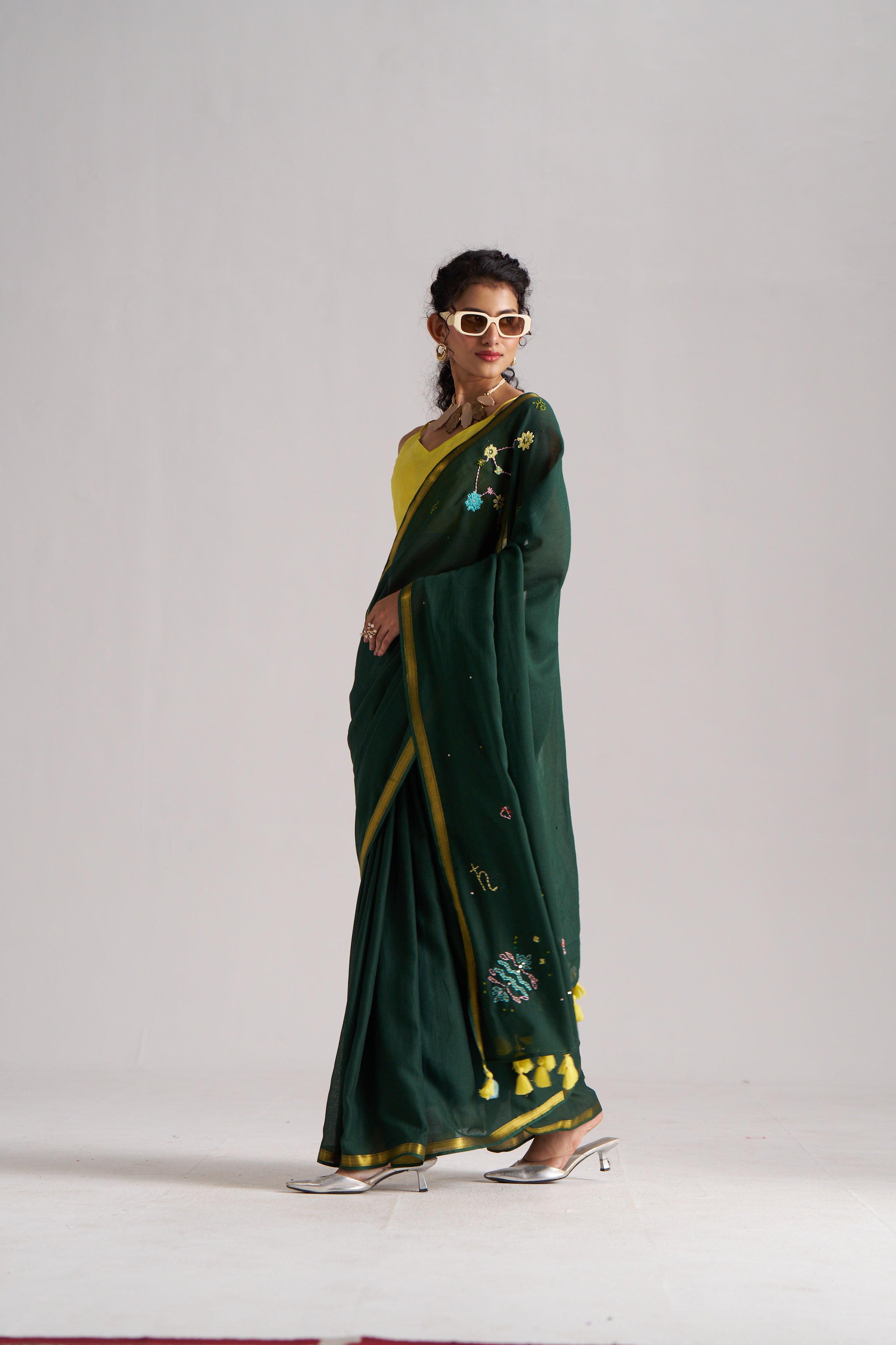 DARK GREEN VISCOSE MUL THREAD WORK SAREES