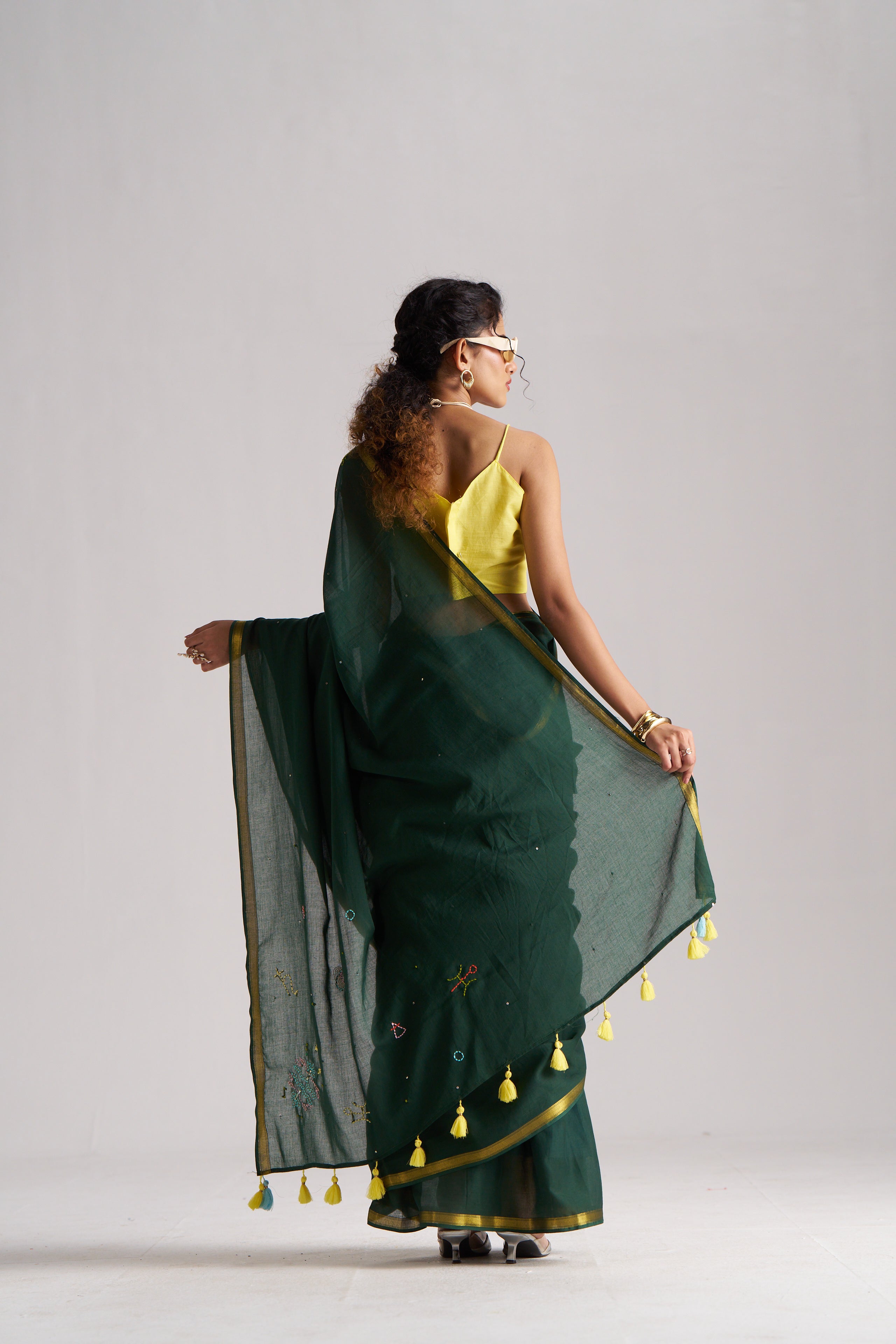 DARK GREEN VISCOSE MUL THREAD WORK SAREES