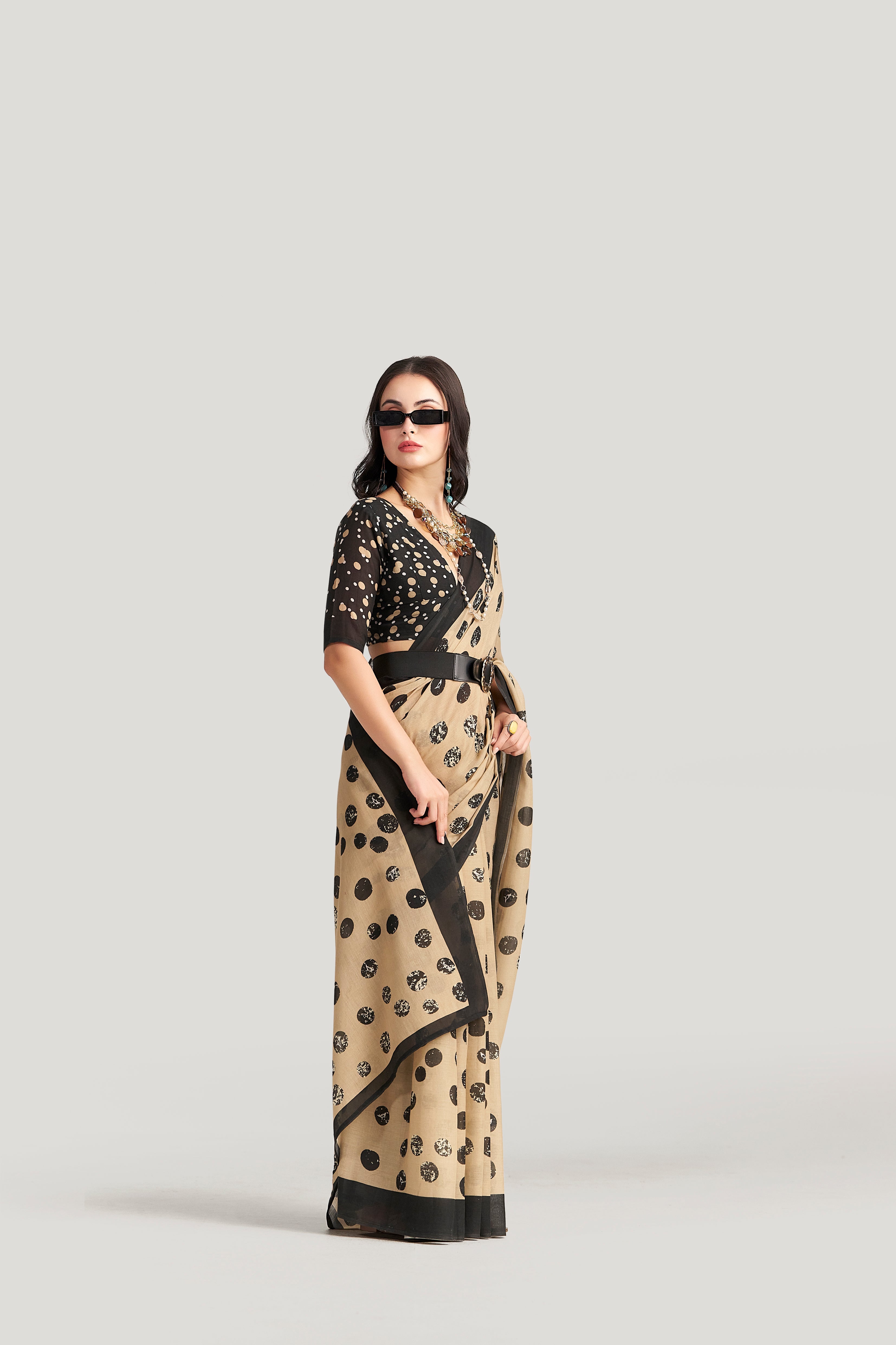 CHIKOO BROWN VISCOSE MUL LIVA DIGITAL PRINTED SAREE