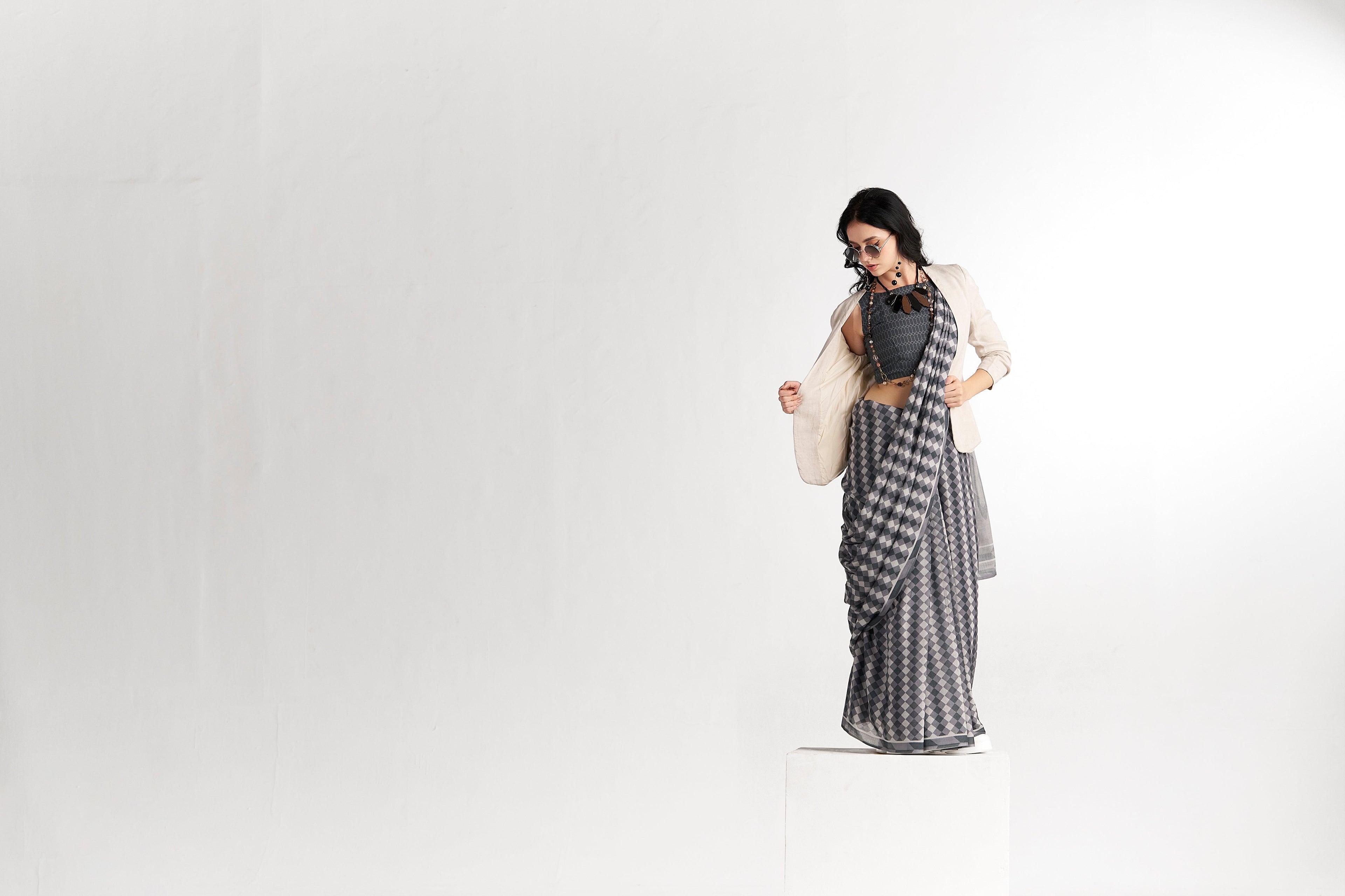 DIM GRAY VISCOSE MUL LIVA DIGITAL PRINTED SAREE