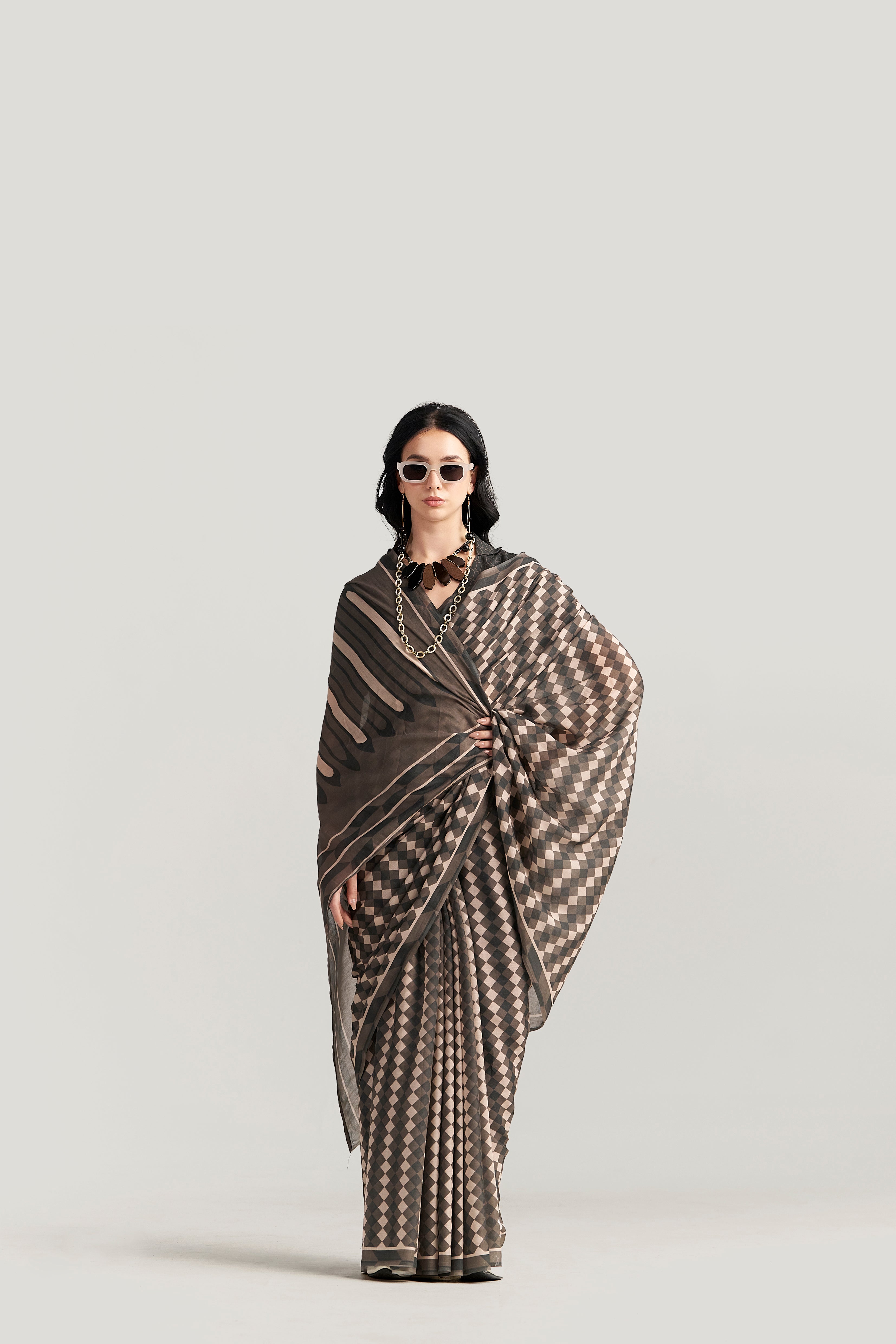 COFFEE BROWN VISCOSE MUL LIVA DIGITAL PRINTED SAREE