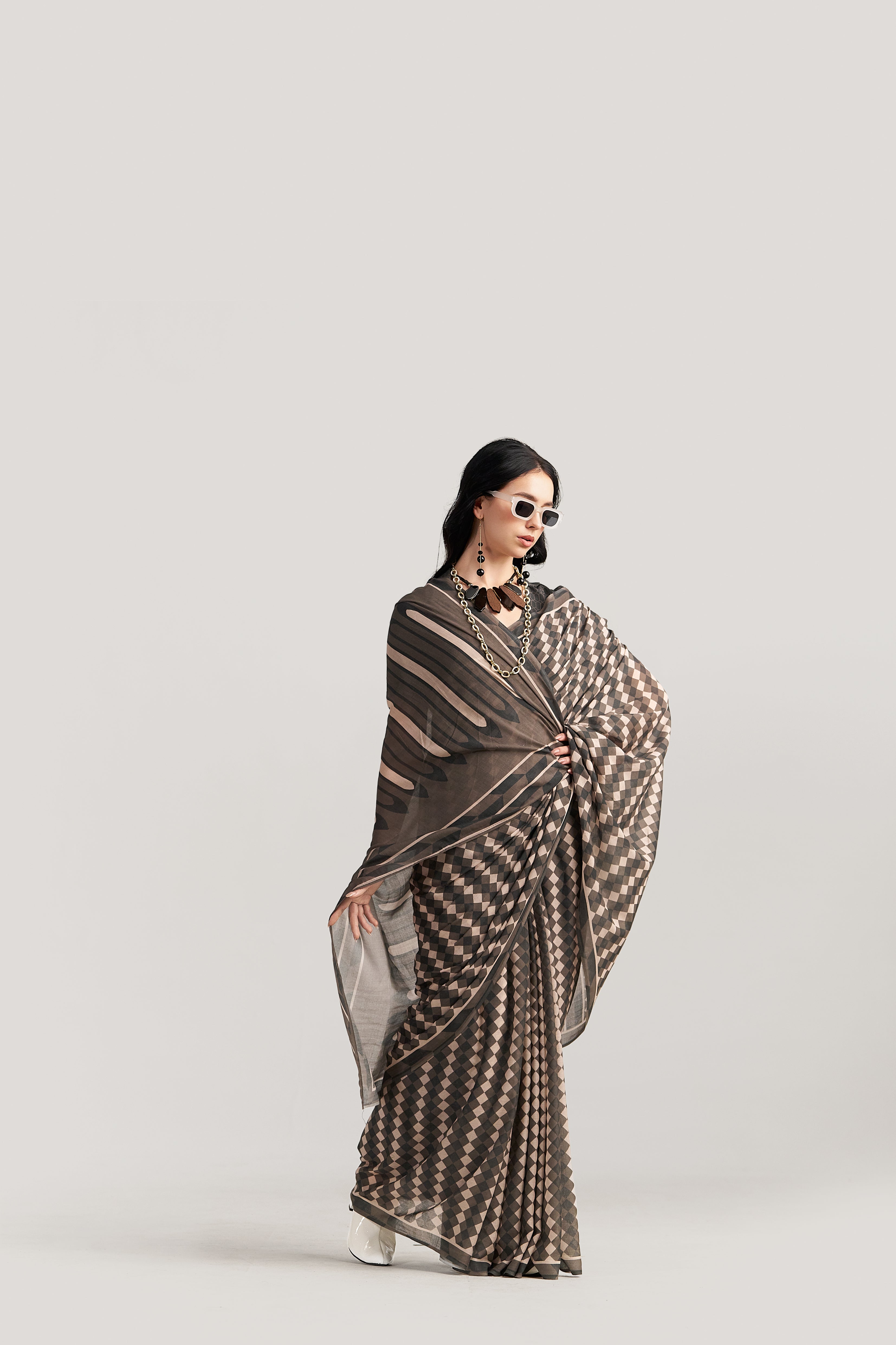 COFFEE BROWN VISCOSE MUL LIVA DIGITAL PRINTED SAREE
