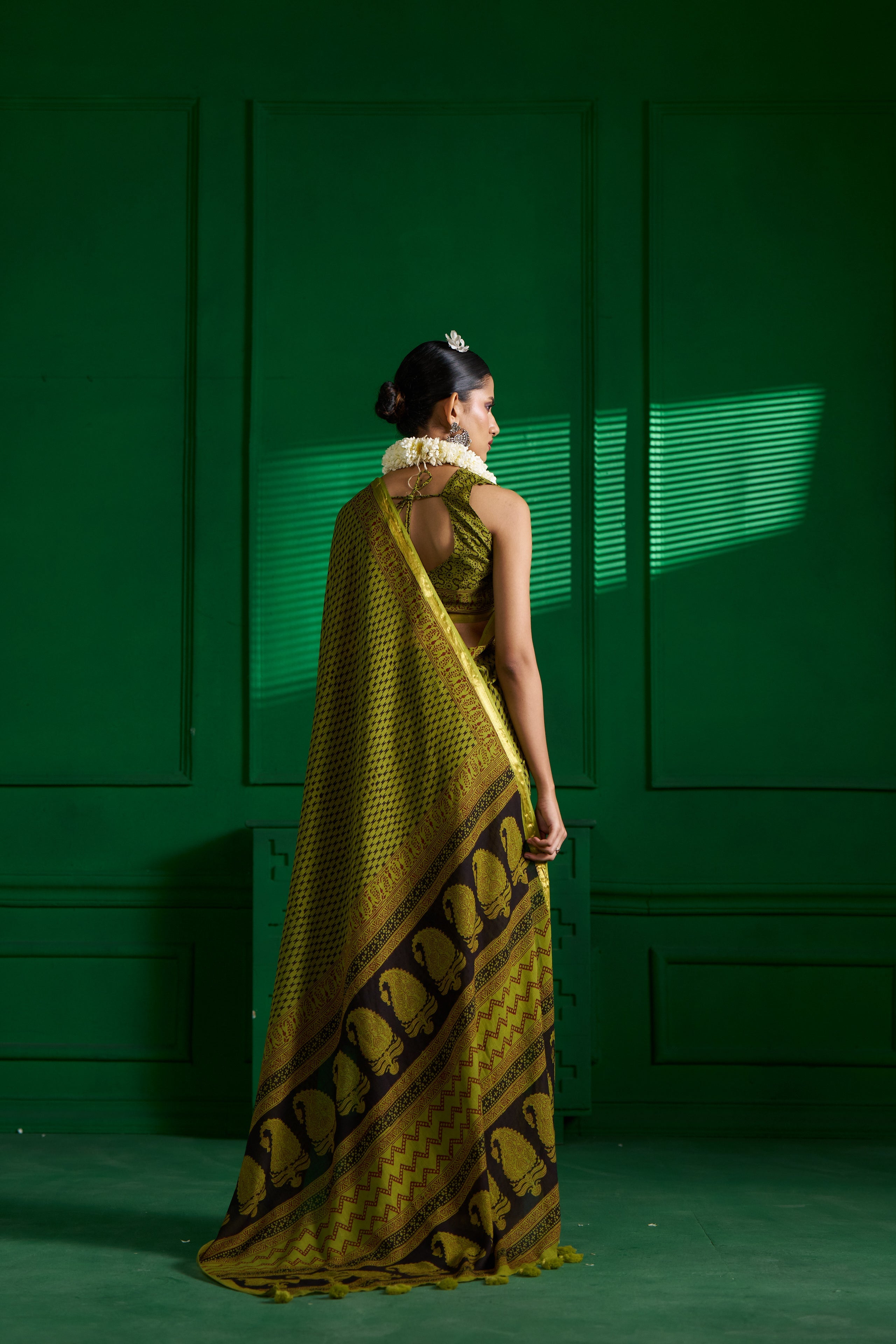 OLIVE GREEN VISCOSE MUL BAGH PRINT SAREE