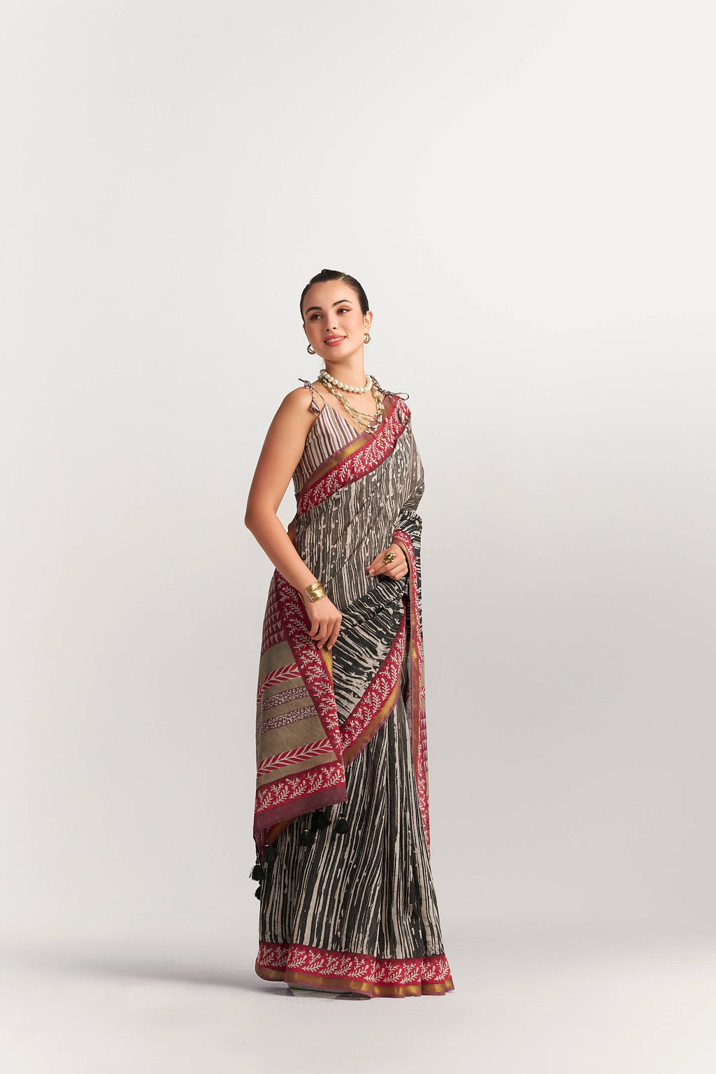 BLACK & RED SHADE VISCOSE MUL BLOCK PRINTED SAREE