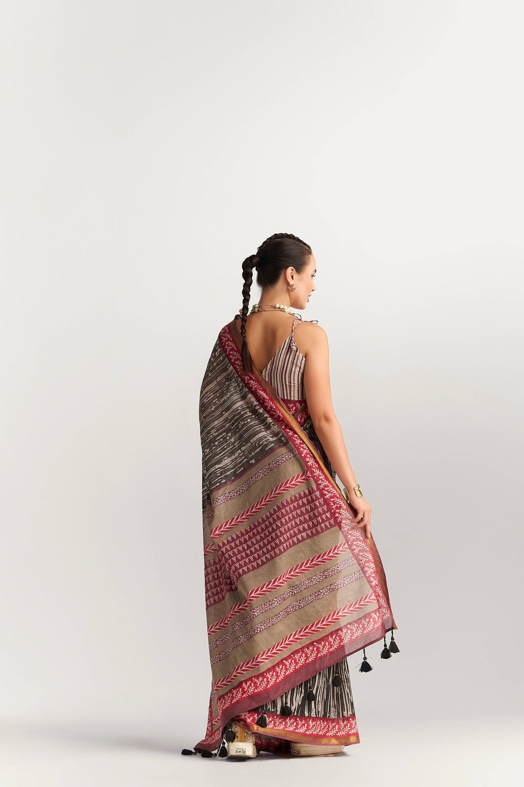 BLACK & RED SHADE VISCOSE MUL BLOCK PRINTED SAREE