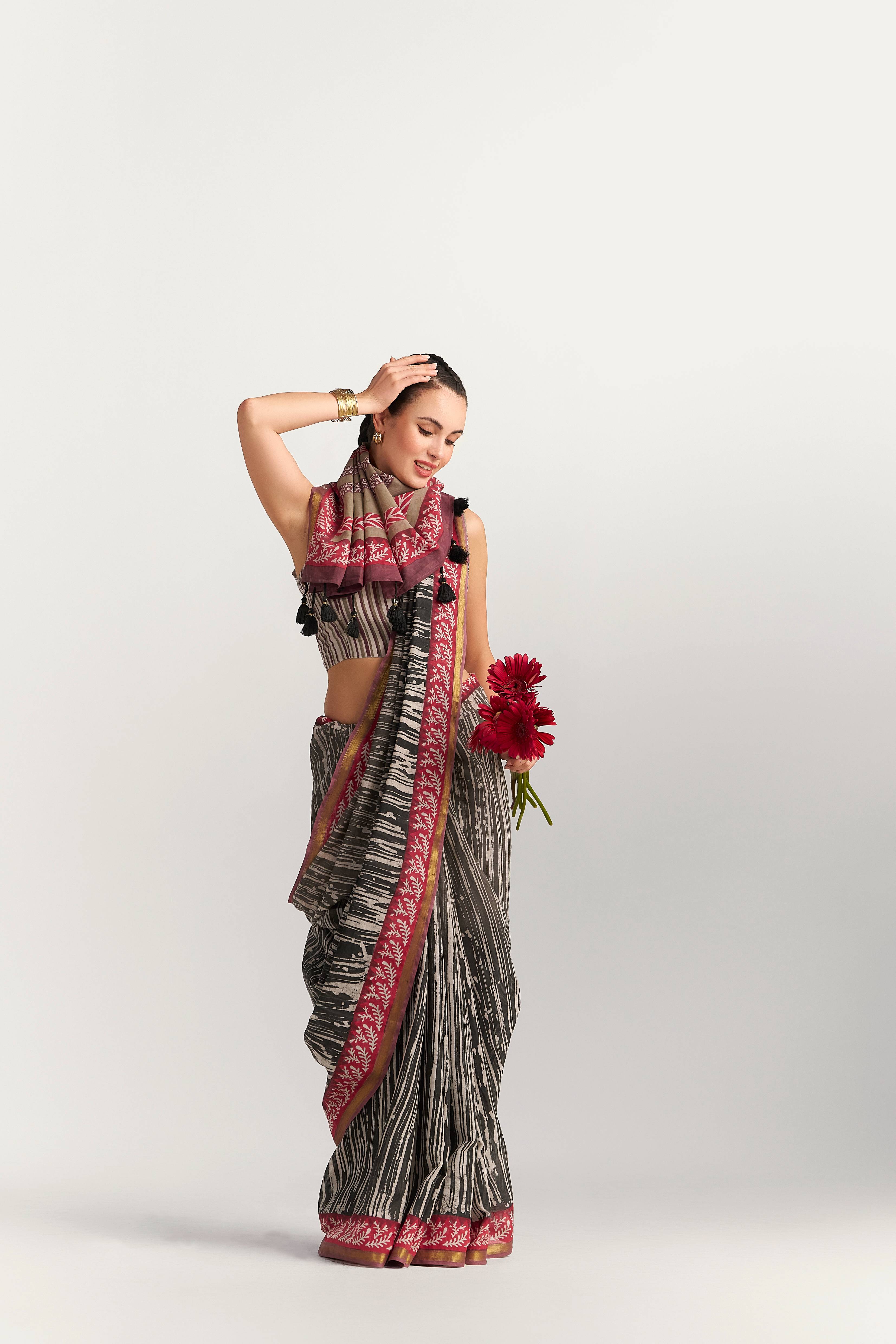 BLACK & RED SHADE VISCOSE MUL BLOCK PRINTED SAREE