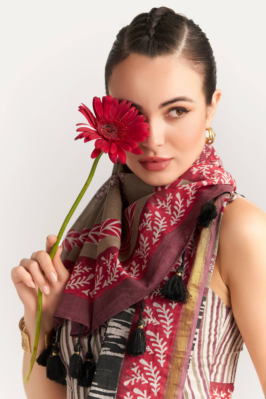 BLACK & RED SHADE VISCOSE MUL BLOCK PRINTED SAREE